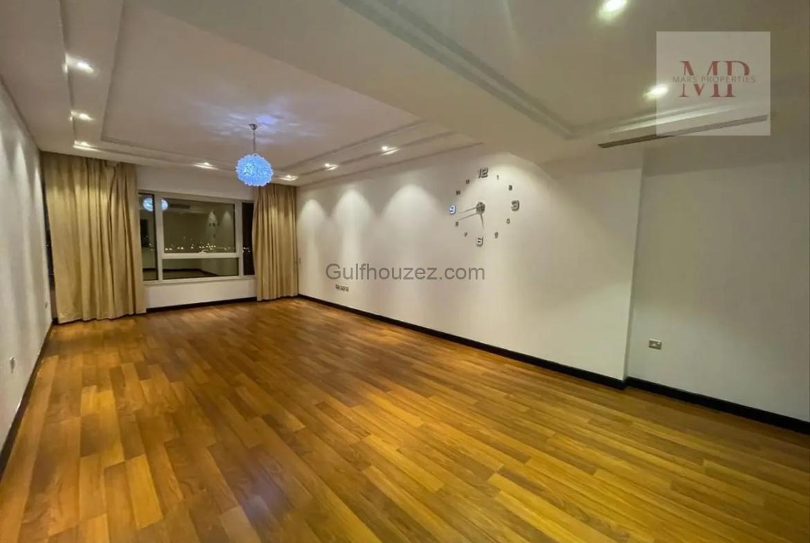 2 bedrooms apartment in Gold Tower lower floor